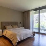 Garden View Three Bedroom Serviced Apartment Silver Palm