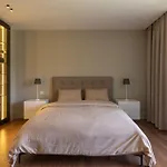 Garden View Three Bedroom Serviced Apartment Silver Palm